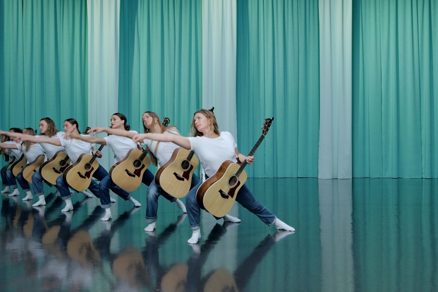 Ragnar Kjartansson, Margrét Bjarnadóttir, & Bryce Dessner, No Tomorrow, 2022. © Ragnar Kjartansson, Margrét Bjarnadóttir, and Bryce Dessner. Courtesy the artists, Luhring Augustine, New York and i8 Gallery, Reykjavik.jpeg